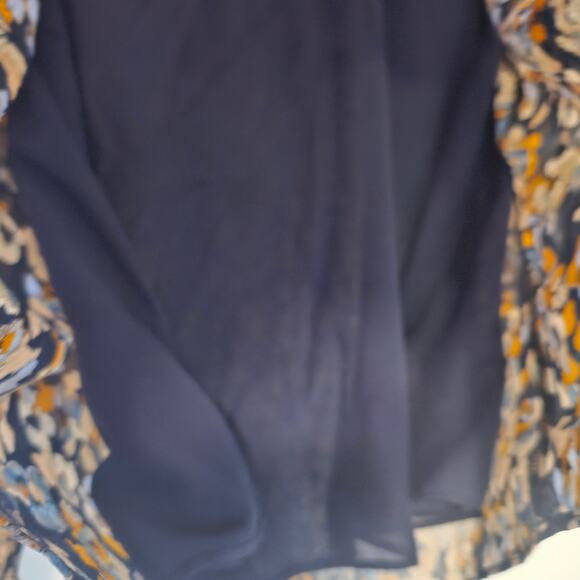 Zac & Rachel Mock Neck Floral Blouse Sz Medium - Picture 5 of 10